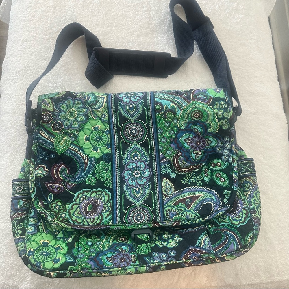 Vera Bradley messenger bag with colors of blue and green. Excellent condition.